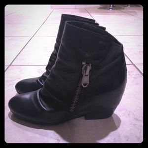 Naya Womens Fillie Leather Round Toe Booties